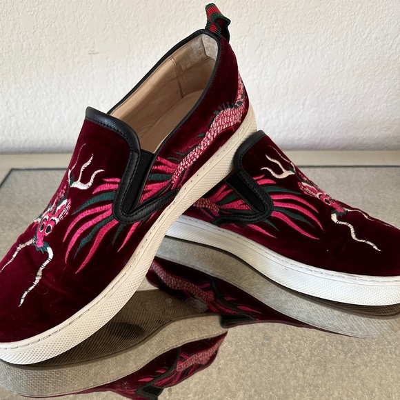 GUCCI Velvet Burgundy Dragon Slip-Ons - Picture 11 of 15